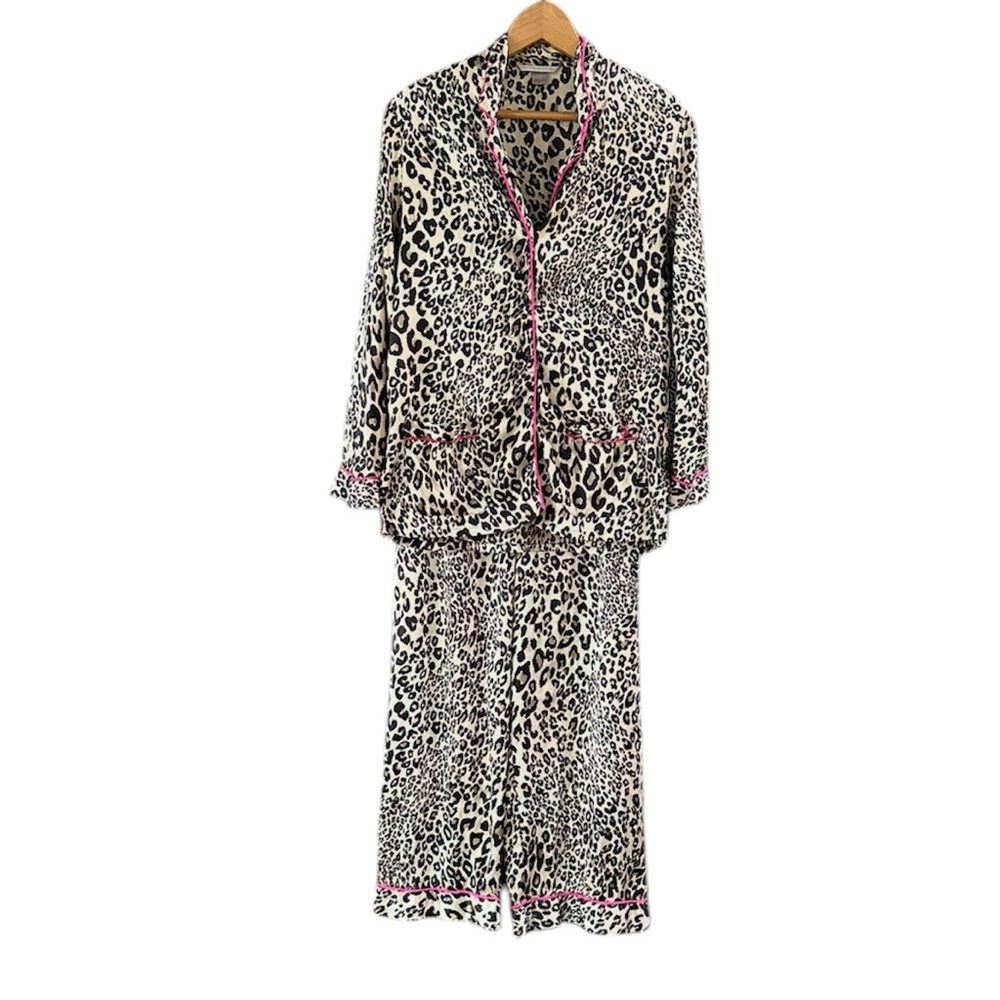 Victoria's Secret 2-Piece Pajama Set Animal Print Leopard Print Medium